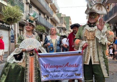 SFILATA IN SICILIA PER IL GRUPPO MASQUAOSTE