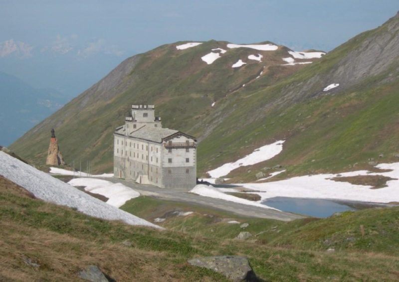 e il Colle del Piccolo San Bernardo che quest’anno chiuderà in anticipo