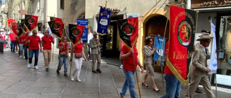 e la sfilata verso la Cattedrale