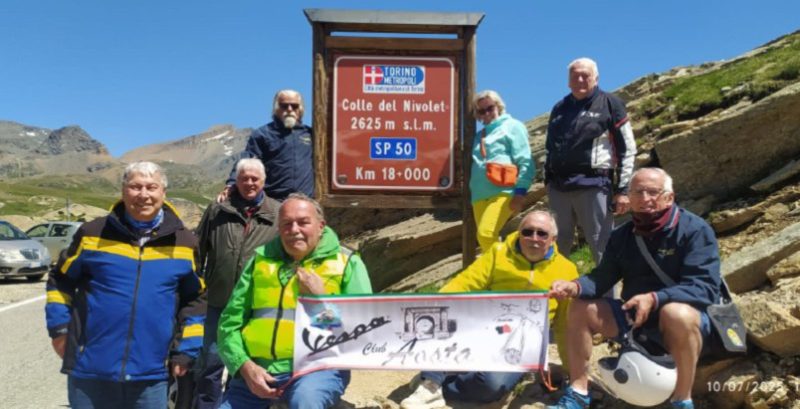 IN VESPA AL COLLE DEL NIVOLET