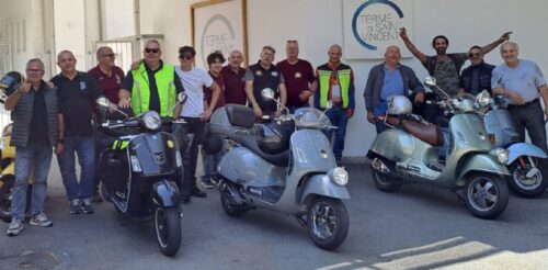 Una giornata con il Vespa Club Saint-Vincent sul percorso del Giro d’Italia in Valle d’Aosta