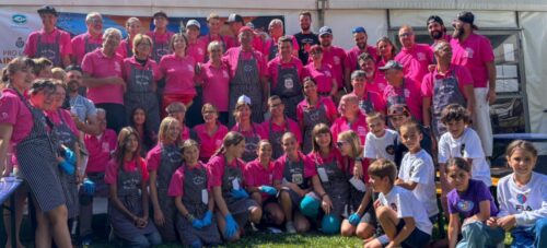A Saint-Oyen serviti 52 prosciutti alla brace per un grande successo