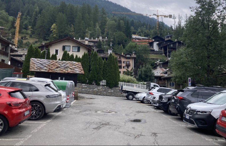 Courmayeur, si allarga il parcheggio al Villair Inferiore