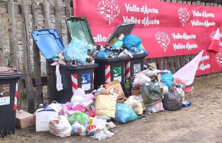 Immondizia “sponsorizzata”, a Cogne la Valle d’Aosta non brilla