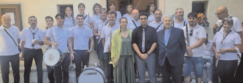 La Filarmonica con i priori Stefano Camera, Ilenia Chiaverina e monsignor Arnaldo Bigio