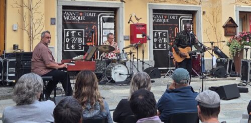“AVANT TOUT MUSIQUE”: A ETROUBLES ARRIVA IL GRUPPO “JUPITER CLOUDS”
