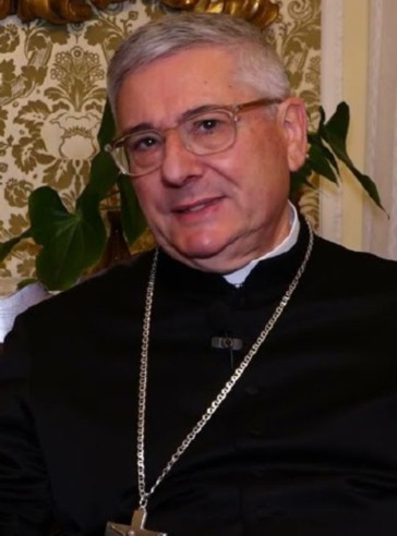 «Si può andare in vacanza quando più di cinquanta conflitti insanguinano la terra e condannano popoli interi all’angoscia e alla paura?»