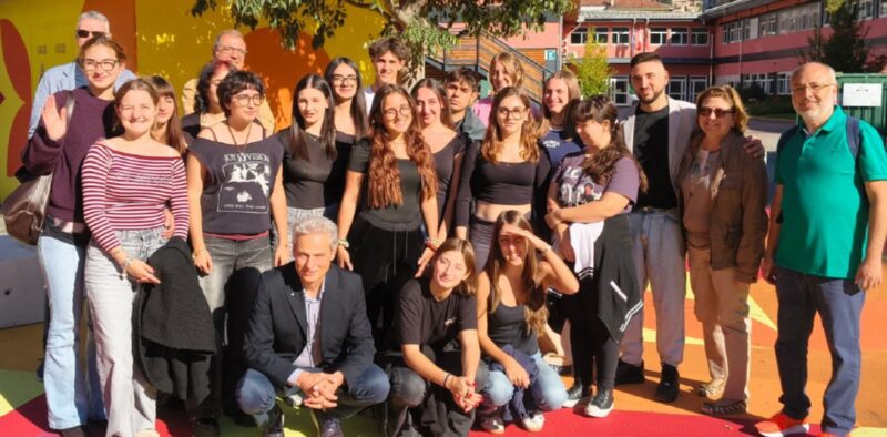 GLI STUDENTI DEL LICEO ARTISTICO “FIRMANO” LA NUOVA PIAZZETTA IN VIA CHAVANNE