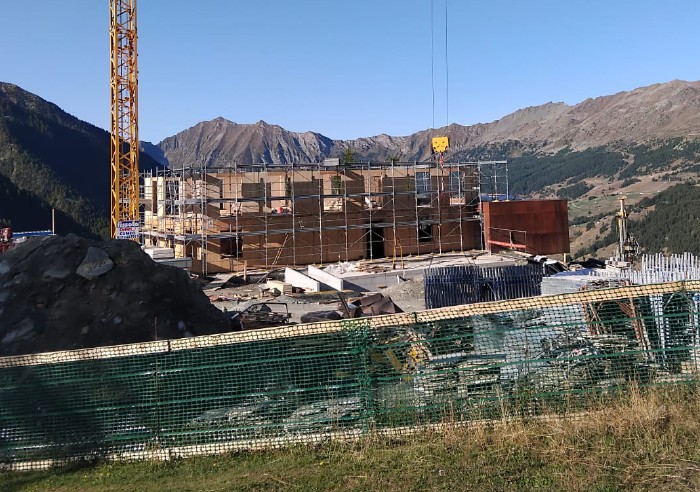 Agli svedesi l’Hotel Cré Forné al Crest. Lavori per il nuovo albergo di Ayas