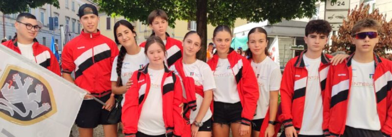 La Valle d’Aosta a Varese, con da sinistra Nicholas Tedesco, Étienne Chenal, Beatrice Cosso, Nadine Mirauta, Federico Preziosa, Carola Rosazza Buro, Sofia Farinet, Cecilia Zoppo, Michel Barmasse e Leonardo Casarotto