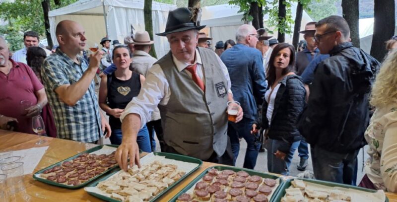 Le prime degustazioni di lardo e salame