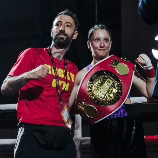 E’ stato un altro successo per l’Aosta Boxing Night. Federica Macrì vince in un minuto e vola in Canada