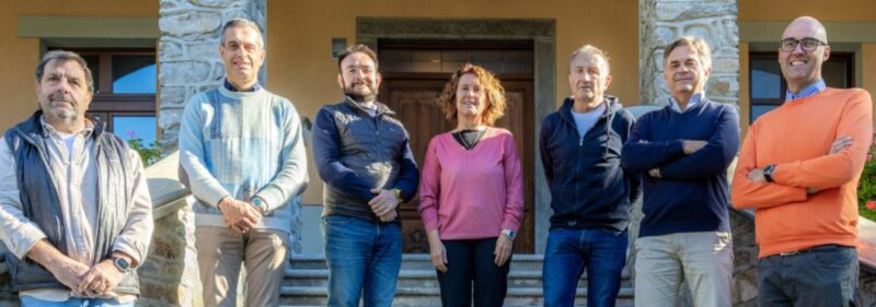 Da sinistra Massimo Rey, Ephrem Truchet, Simone Casale Brunet, Alessia Di Addario, Alberto Motta, il sindaco Roberto Rota e il vice sindaco Federico Perrin