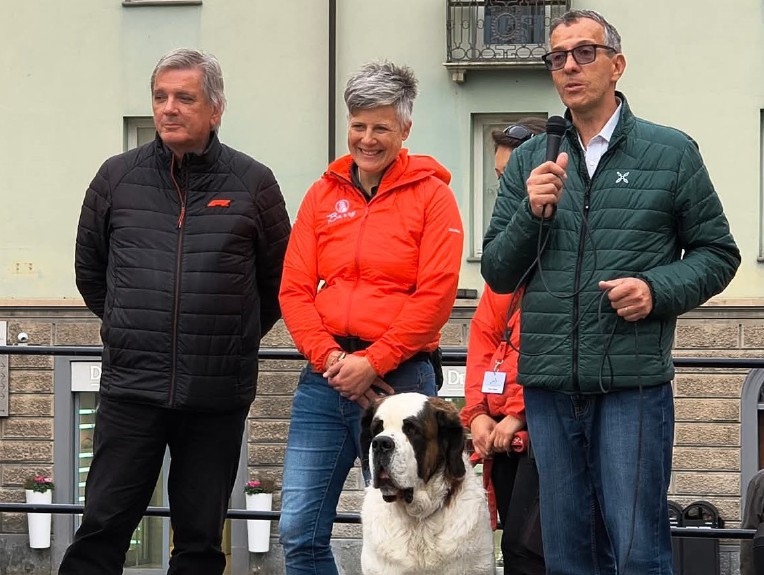 “Aosta Dog Friendly”, in piazza Chanoux una giornata dedicata ai cani San Bernardo e a tutti gli amici a quattro zampe