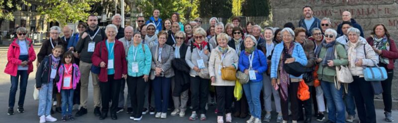 I 55 pellegrini erano accompagnati dagli assistenti spirituali padre Marcello Sgarbossa, rettore della comunità degli oblati, e dal parroco padre Gregorio Glabas