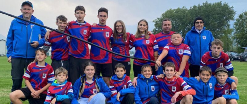Il Pollein juniores vincitore del “Trofeo Dario Barrailler”, con da sinistra in piedi Michel Celesia, Alain Georgy, Aimé Cuaz, Lucien Yeuillaz, Amélie Fragno, Elodie Celesia, Umberto Vierin, Bryan Nicotera, Damiano Lugon e François Vierin, accosciati Clovis Barailler, Maxime Quey, Eilys Brocard, Alexis Quey, Jérémie Fragno, Albert Yeuillaz, Jean Louis Fragno e Xavier Fragno