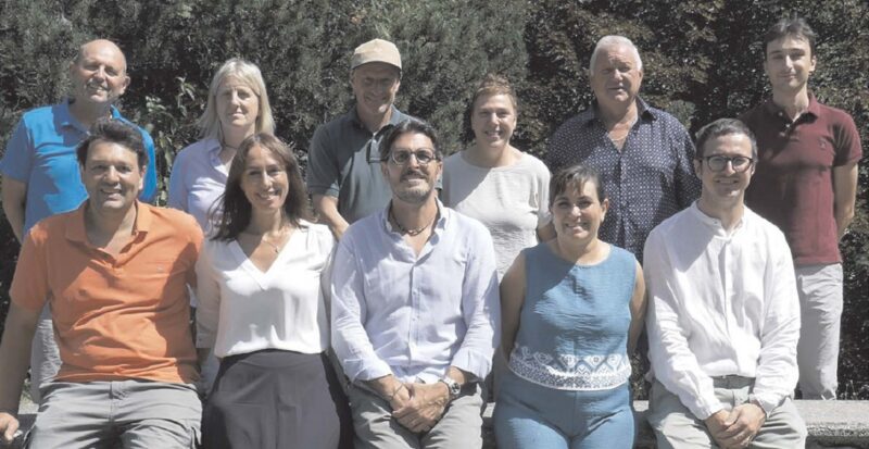Il consiglio comunale di Pré-Saint-Didier, nella prima fila da sinistra Marco Cantele, la sindaca Veronica Pellizzari e il vice Erik Marino, Valentina Bruno e Daniele Grange. Dietro sempre da sinistra Lorenzo Negrini, Romina Joly, Matteo Belfrond, Paola Carrel, Ruggero Belfrond e Jacques Rivelli