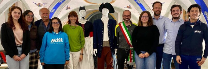 Il nuovo consiglio comunale di Avise con da sinistra Annie Lavy, la vice sindaca Eugenia Malara, l’assessore Giorgio Denarier, Myriam Clusaz, l’assessora Denise Jacquemod, il sindaco Nadir Junod, Margot Panont, l’assessore Mathieu Champretavy, Julien Jacquemod e Wanner Orsi