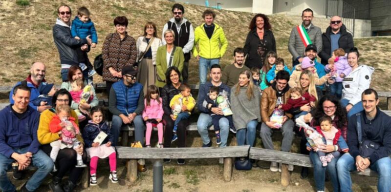 La consegna delle puette ai nuovi nati