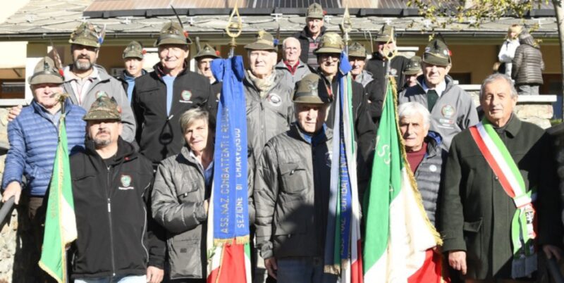 COMMEMORATI COMBATTENTI, REDUCI E PARTIGIANI A ST-CHRISTOPHE