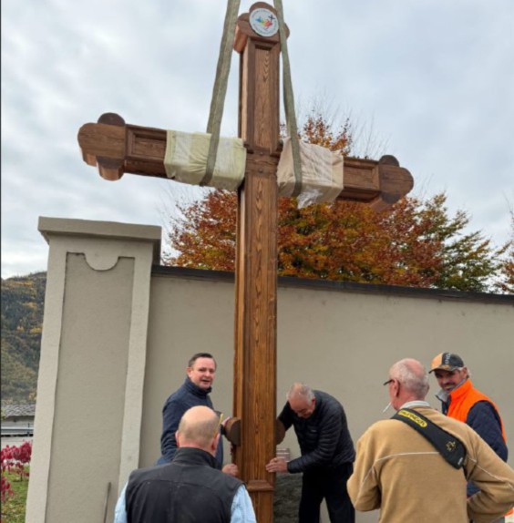 Saint-Pierre, è stata inaugurata la nuova croce vicina al cimitero