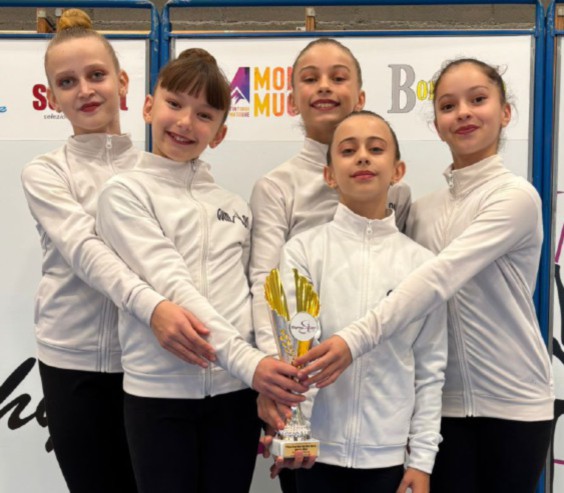 Nell’artistica Gold per Fatima Rosset e Claire Savoye