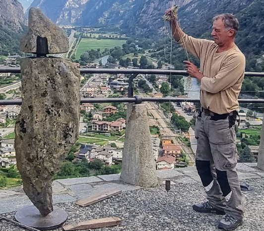 Prorogata fino a giugno l’esposizione al Forte di Bard delle stele di Donato Savin