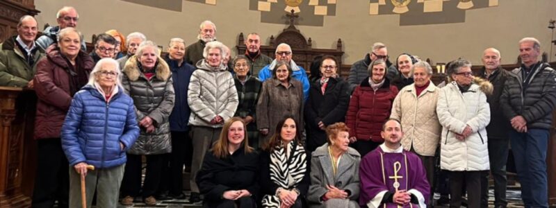 Gli anziani che hanno partecipato sabato scorso, 13 dicembre, alla festa organizzata ad Antey-Saint-André