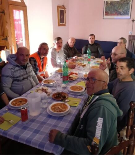 La parrocchia di Saint-Pierre apre le porte ai meno fortunati: progetto con la Caritas