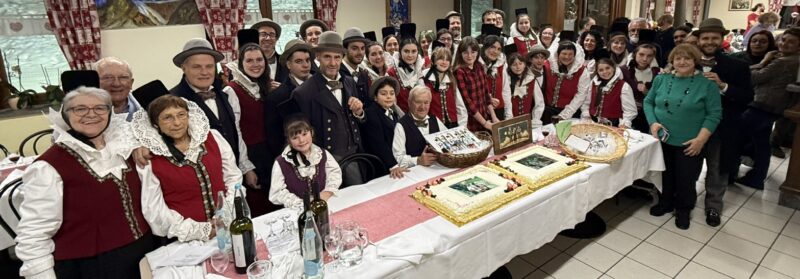 Il gruppo La Clicca de Saint-Martin-de-Corléans che sabato scorso si è riunito per la tradizionale cena di Natale