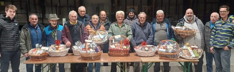 La premiazione della gara di belote che si è svolta domenica scorsa, 28 dicembre, al Ristorante Les Iles di Gressan