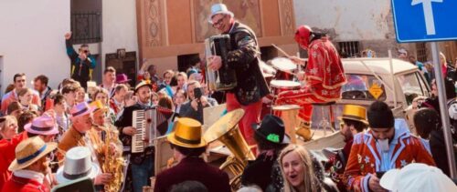 I Carnevali sono nel vivo: le prime sfilate a Gignod