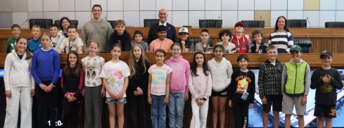 LE QUINTE DELLE ELEMENTARI DI CHAMPORCHER, HÔNE, DONNAS E VERT HANNO VISITATO IL CONSIGLIO VALLE