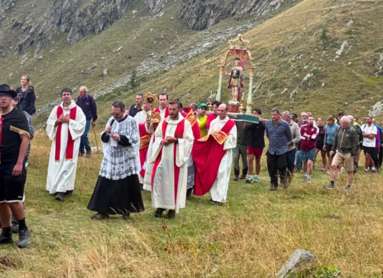 Folta delegazione di Cogne alla Festa di San Besso al Santuario