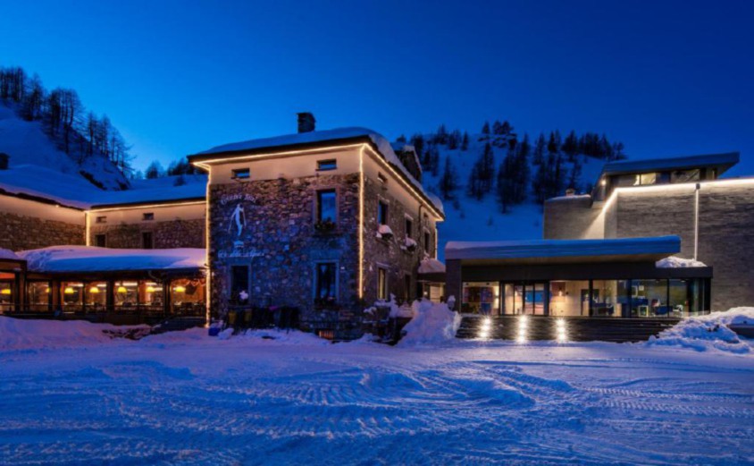 Una suggestiva veduta invernale del Re delle Alpi di La Thuile