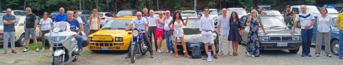 Alcuni dei partecipanti al Raduno dell’Amicizia di domenica scorsa, 30 agosto, nel parcheggio del Ristorante sul lago di Meugliano