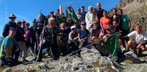 GLI ALPINI DI BIONAZ AL BIVACCO DEL CHARDONEY