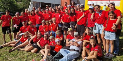 I volontari che hanno lavorato alla festa che si è svolta nello scorso fine settimana nel padiglione di Champlan