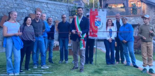 A Saint-Oyen sono state inaugurate la rimodernata piazzetta Proment e una nuova area giochi inclusiva per bambini dietro al Municipio