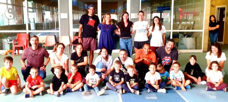 Bambini e genitori alle Mini Olimpiadi organizzate al Palaindoor in occasione della prima edizione della manifestazione Tzamberlet Active Day, la festa del quartiere che si è svolta sabato scorso
