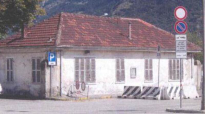 Ecco come si presentava l’ex Pesa pubblica all’altezza della rotonda tra viale Garibaldi e via Carrel, ad Aosta