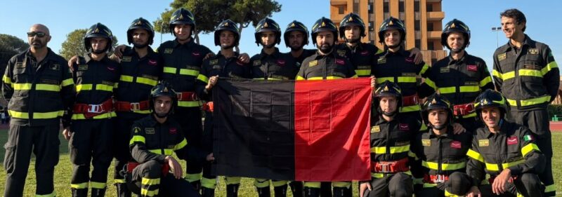 I nuovi Vigili del Fuoco che dopo il giuramento a Roma sono ufficialmente entrati nei ruoli operativi del Corpo valdostano