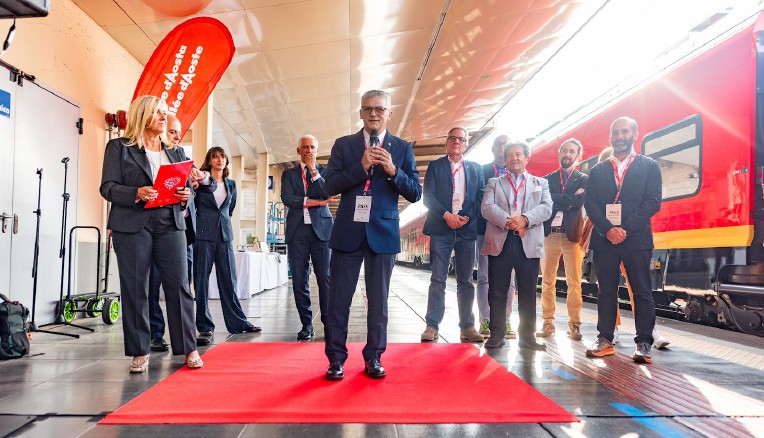 Ferrovia, le nuove scadenze: «Gennaio 2027 per Pont-Saint-Martin e primavera 2027 per Aosta». Acquistati 2 nuovi treni elettrici